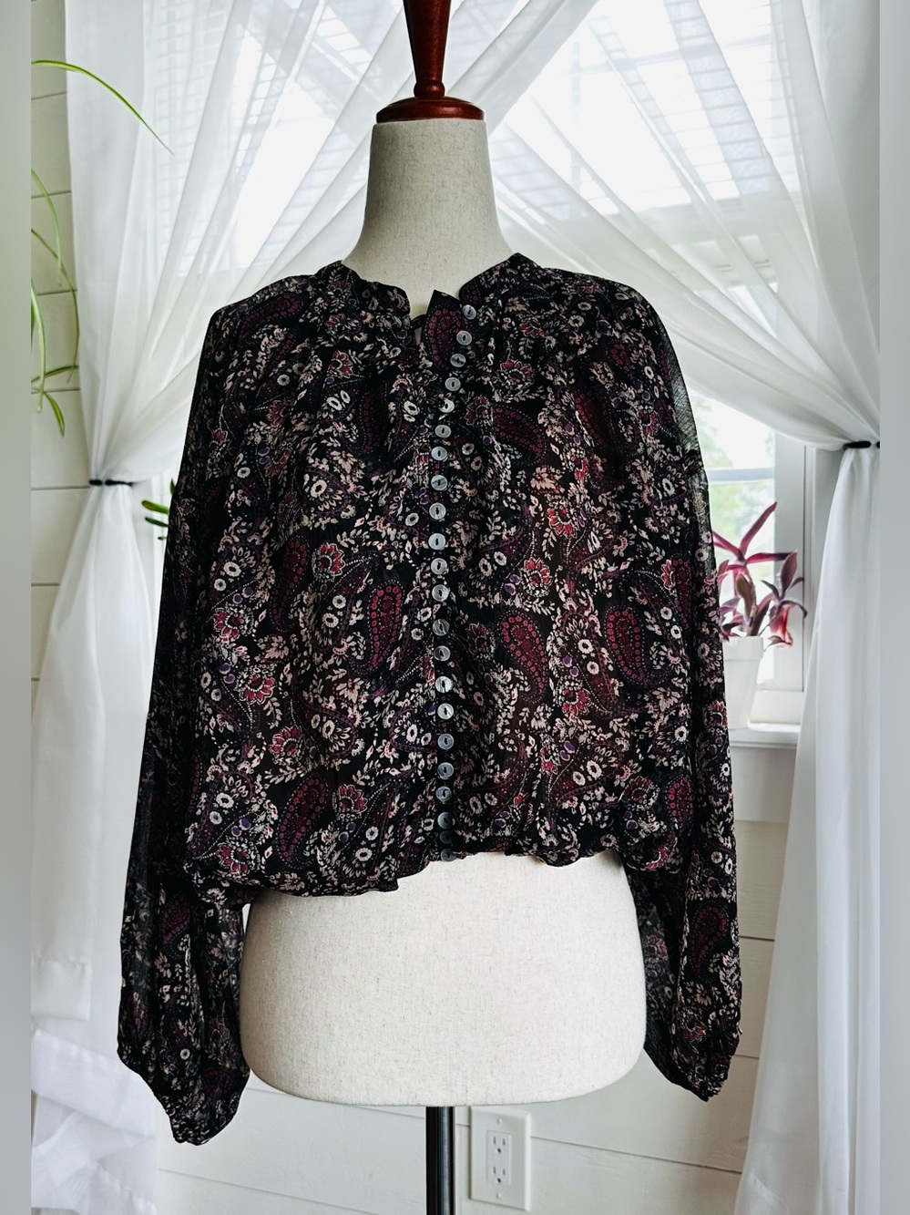 VICI Size S sheer lightweight balloon-sleeve button-front blouse boho paisley